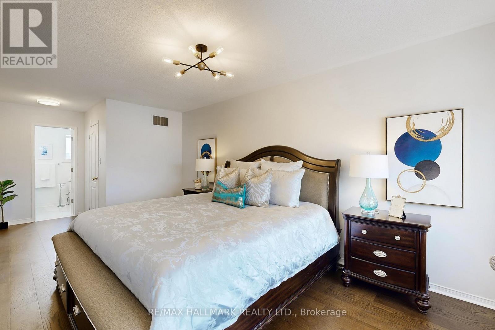 129 Knapton Drive, Newmarket, Ontario  L3X 3B4 - Photo 18 - N12795068