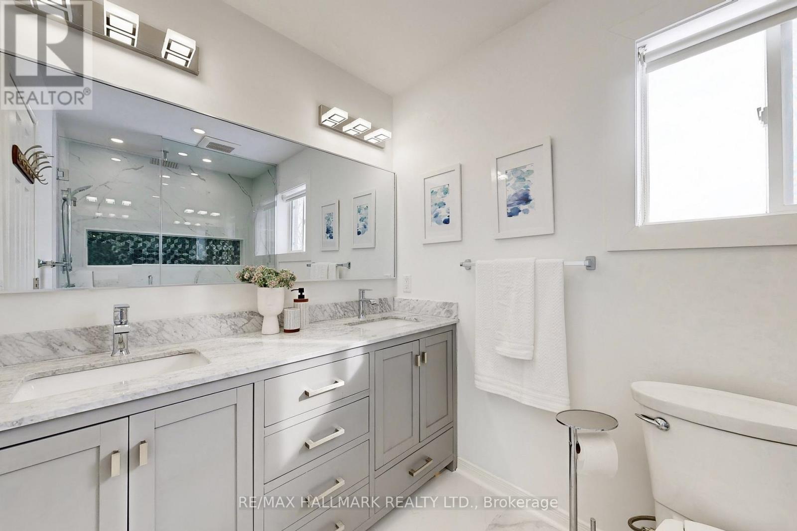 129 Knapton Drive, Newmarket, Ontario  L3X 3B4 - Photo 19 - N12795068