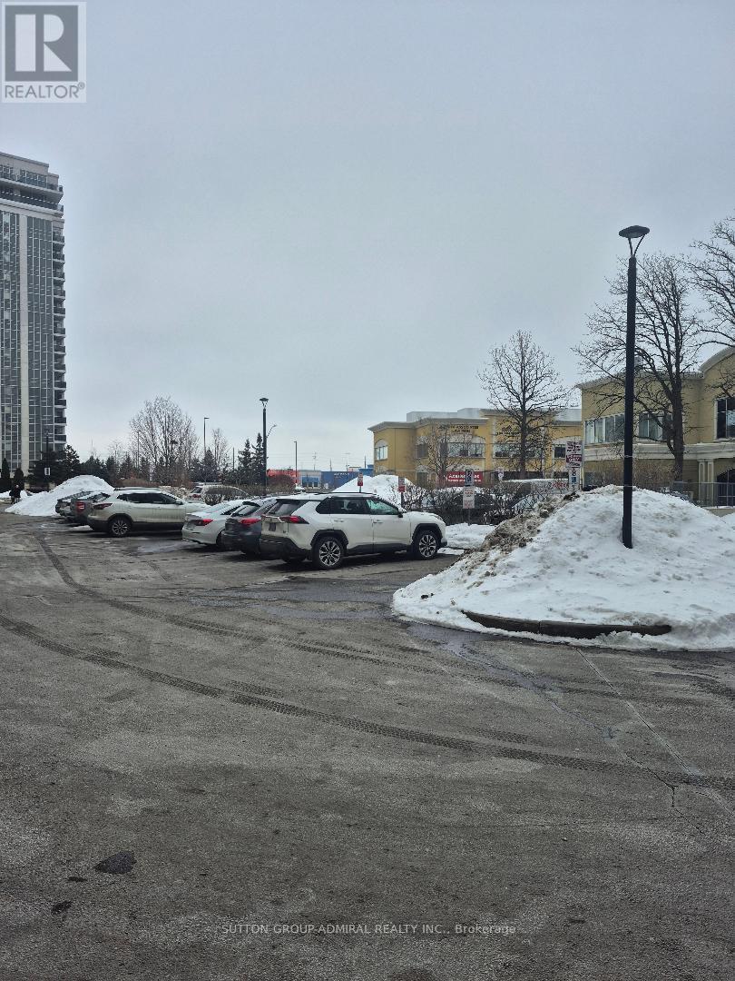 802 - 50 Disera Drive, Vaughan, Ontario  L4J 9E9 - Photo 2 - N12795186