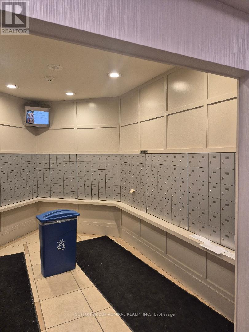 802 - 50 Disera Drive, Vaughan, Ontario  L4J 9E9 - Photo 6 - N12795186