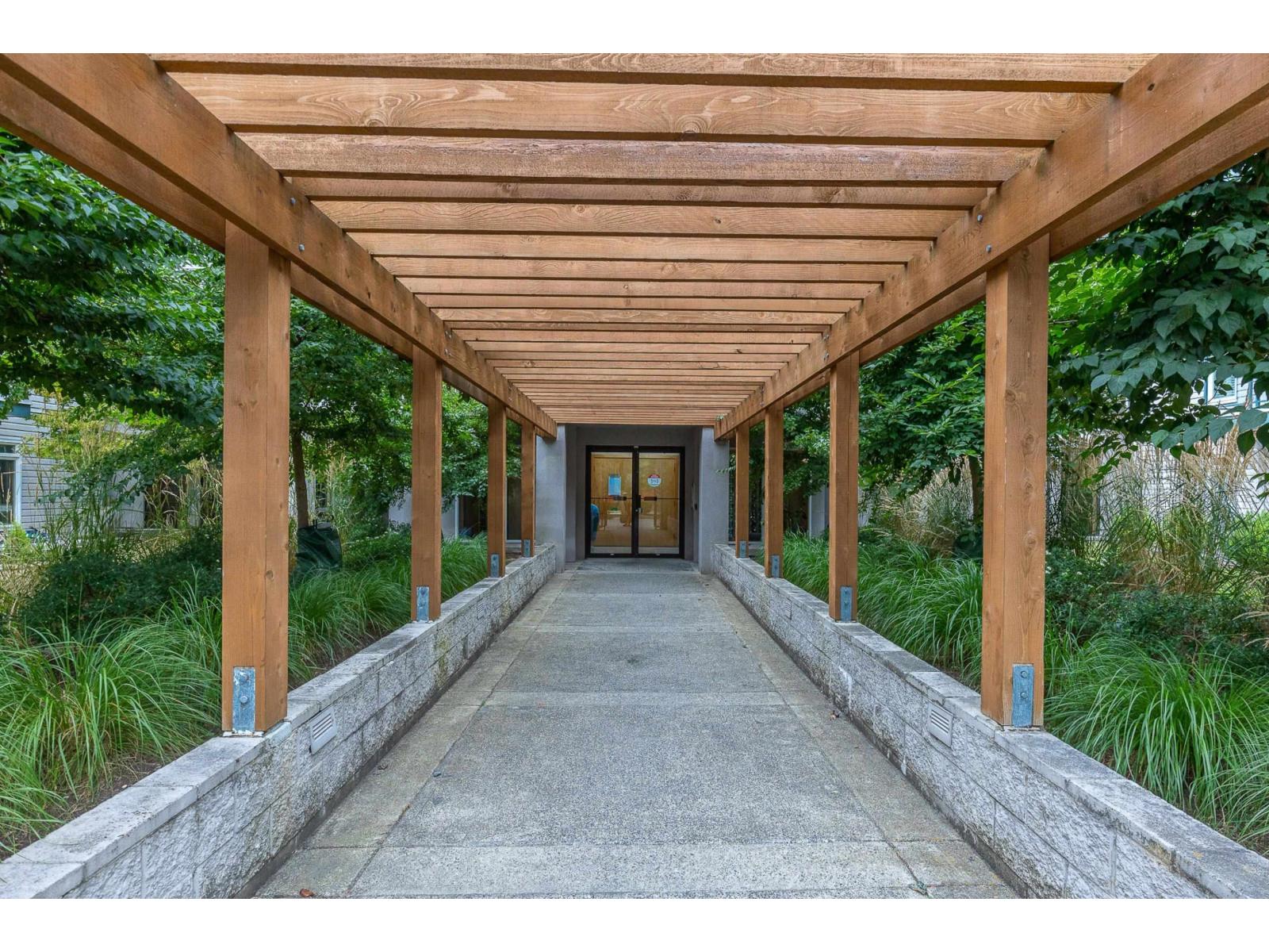 411 32085 George Ferguson Way, Abbotsford, British Columbia  V2T 2K7 - Photo 3 - R3090311