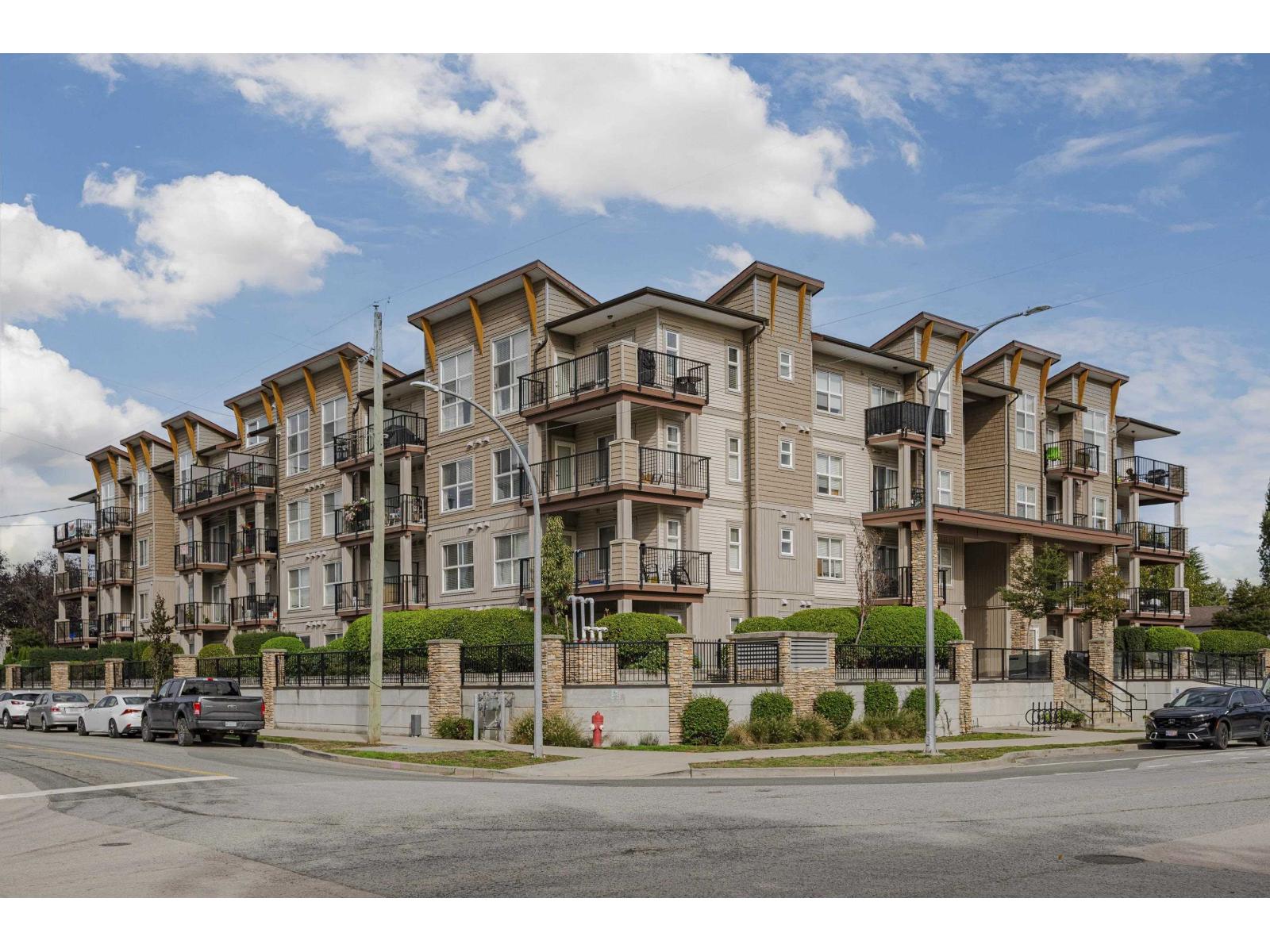 111 20175 53 Avenue, Langley, British Columbia  V3A 3V2 - Photo 2 - R3090530