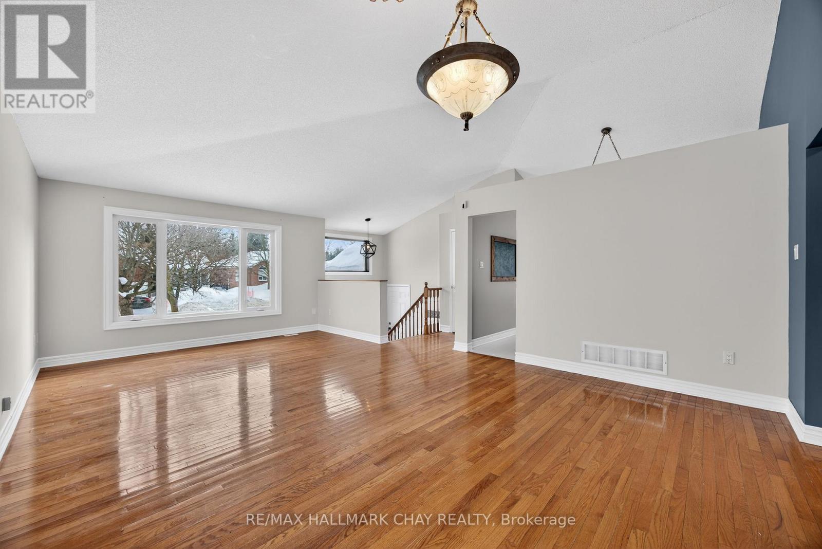 12 Webb Street, Barrie, Ontario  L4N 6V2 - Photo 4 - S12794968