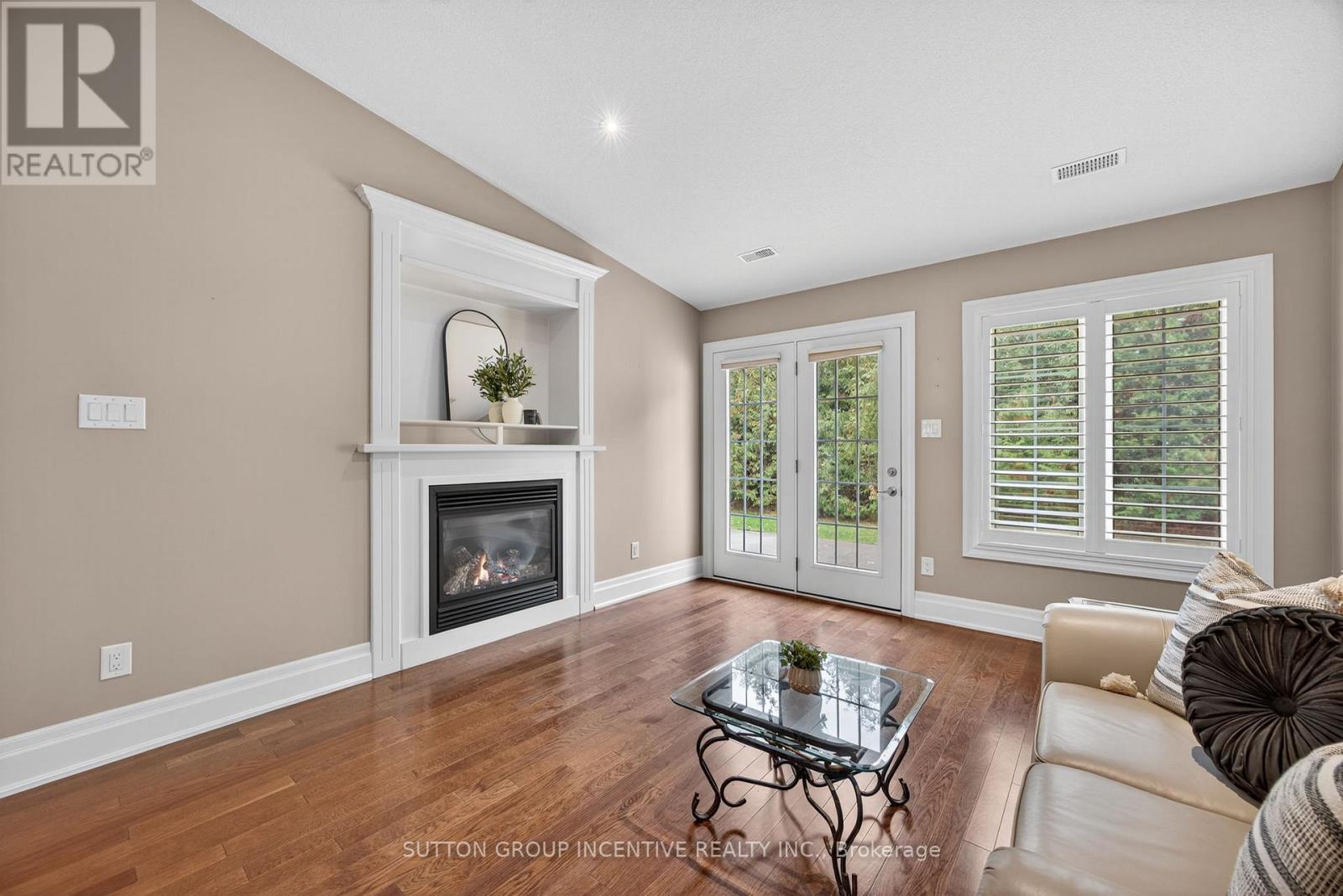 53 Clover Crescent, Wasaga Beach, Ontario  L9Z 0A4 - Photo 15 - S12795218