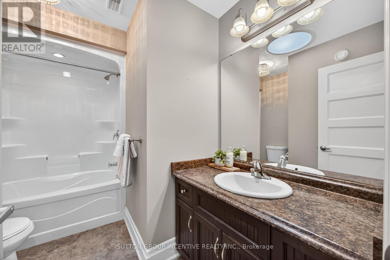 53 Clover Crescent, Wasaga Beach, Ontario  L9Z 0A4 - Photo 24 - S12795218