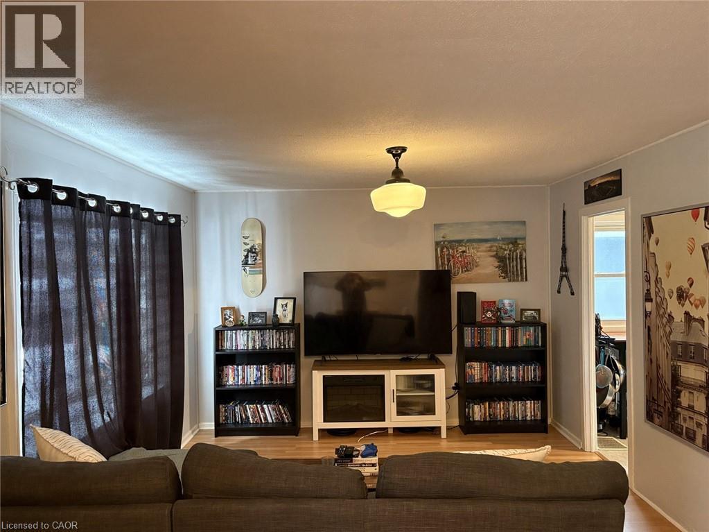 42 Avenue Road, Cambridge, Ontario  N1R 1B9 - Photo 3 - 40805578