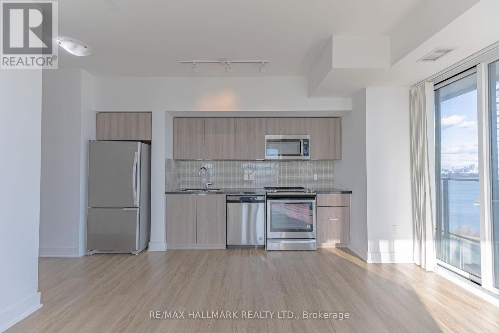 1818 - 30 Shore Breeze Drive, Toronto, Ontario  M8V 0J1 - Photo 5 - W12794982