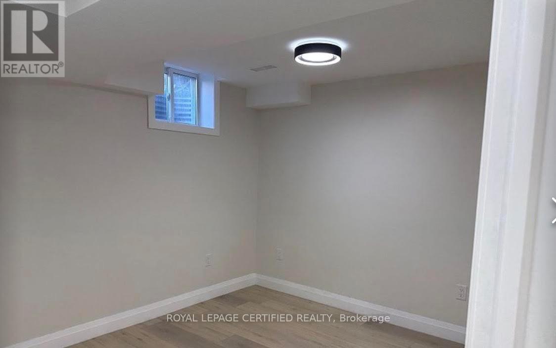 3881 Skyview Street S, Mississauga, Ontario  L5M 8A1 - Photo 10 - W12794996