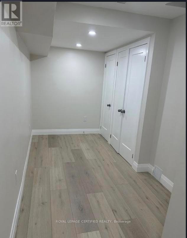 3881 Skyview Street S, Mississauga, Ontario  L5M 8A1 - Photo 12 - W12794996