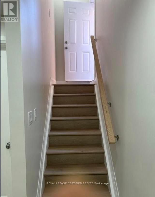 3881 Skyview Street S, Mississauga, Ontario  L5M 8A1 - Photo 3 - W12794996