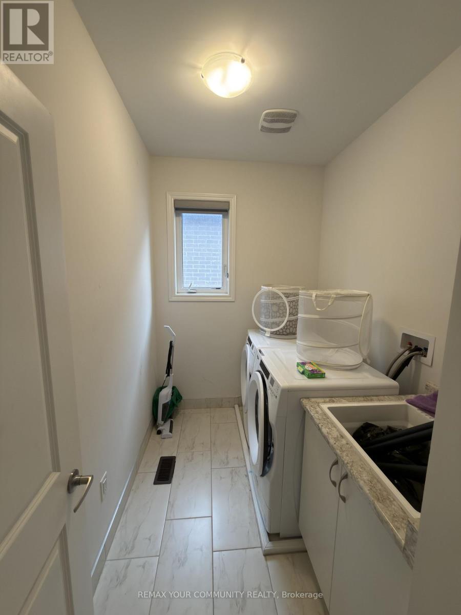 Upper - 54 Minnock Street, Caledon, Ontario  L7C 4K9 - Photo 11 - W12794998