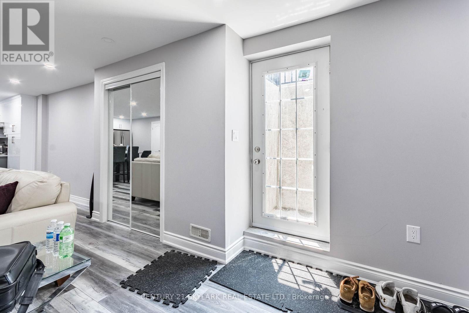 6 Villanova Road, Brampton, Ontario  L6Y 2Z4 - Photo 2 - W12795062