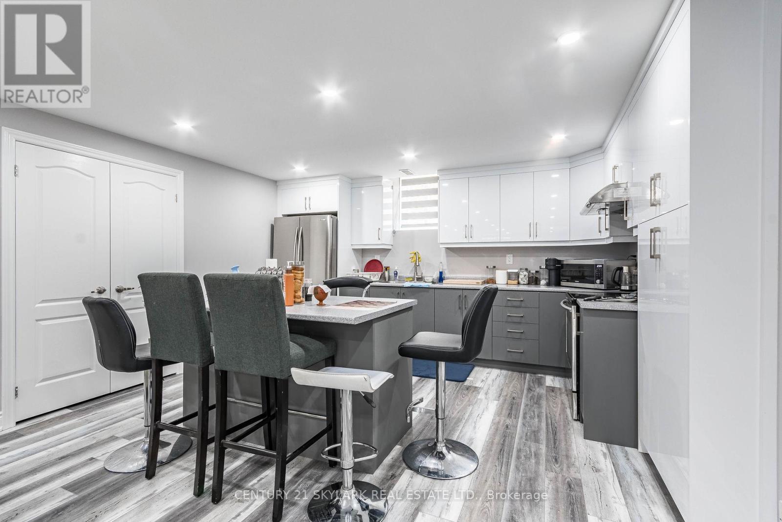 6 Villanova Road, Brampton, Ontario  L6Y 2Z4 - Photo 8 - W12795062