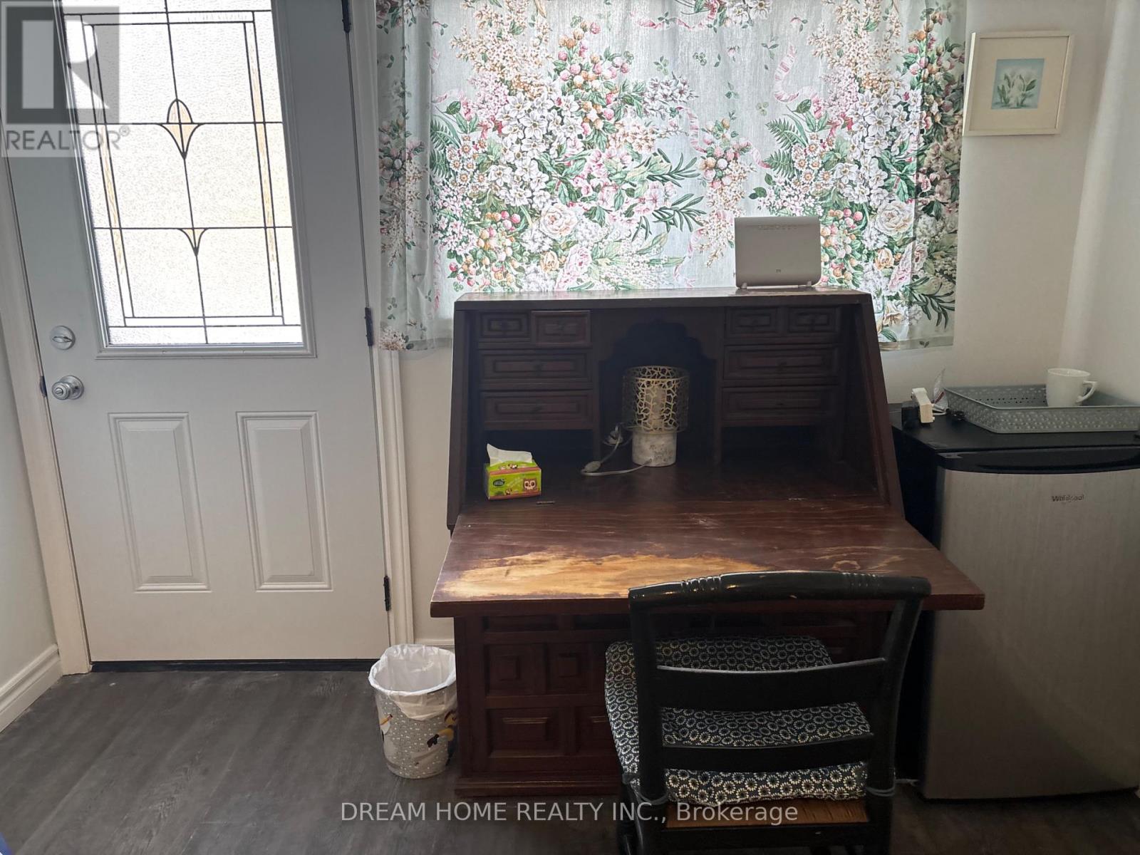 Room A - 850 Clarkson Road S, Mississauga, Ontario  L5J 2V3 - Photo 3 - W12795132