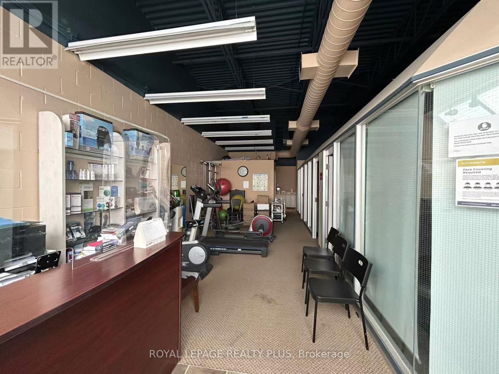 42 - 3065 Ridgeway Drive, Mississauga, Ontario  L5L 5M6 - Photo 2 - W12795136