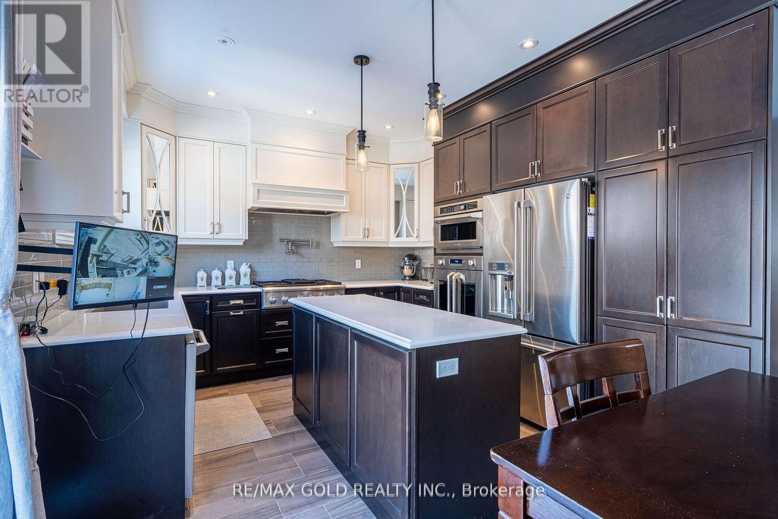 10 Spokanne Street, Brampton, Ontario  L6R 4A2 - Photo 10 - W12795176