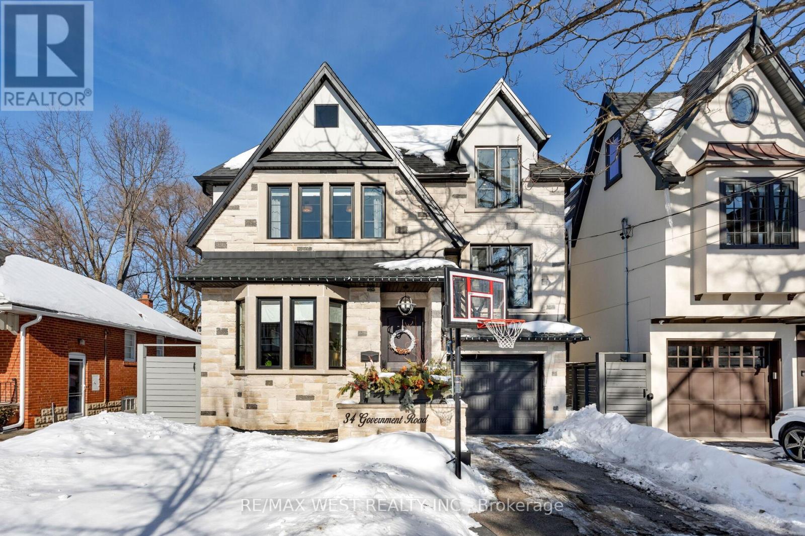 34 GOVERNMENT ROAD, Toronto, Ontario