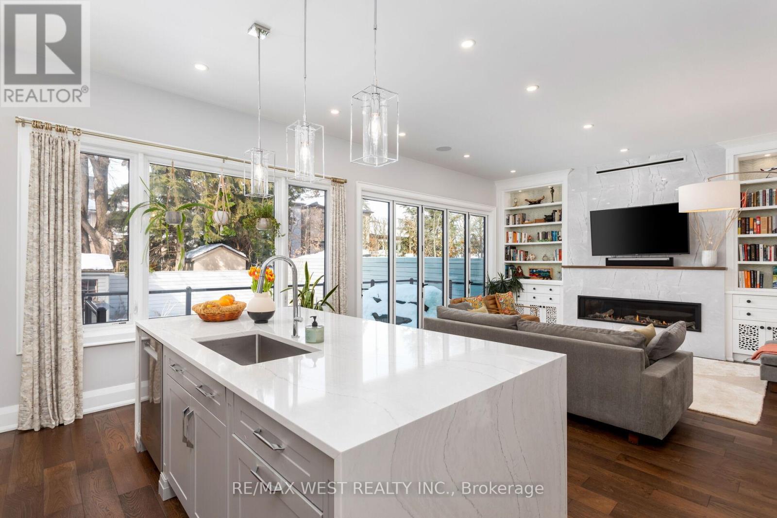 34 Government Road, Toronto, Ontario  M8X 1V9 - Photo 10 - W12795204