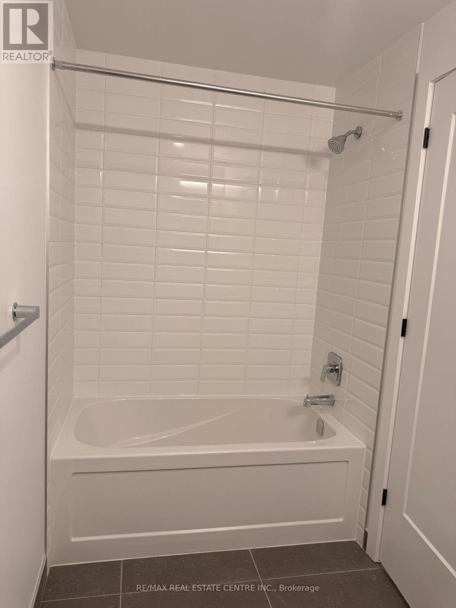 750 Whitlock Avenue, Milton, Ontario  L9E 1M4 - Photo 10 - W12795208