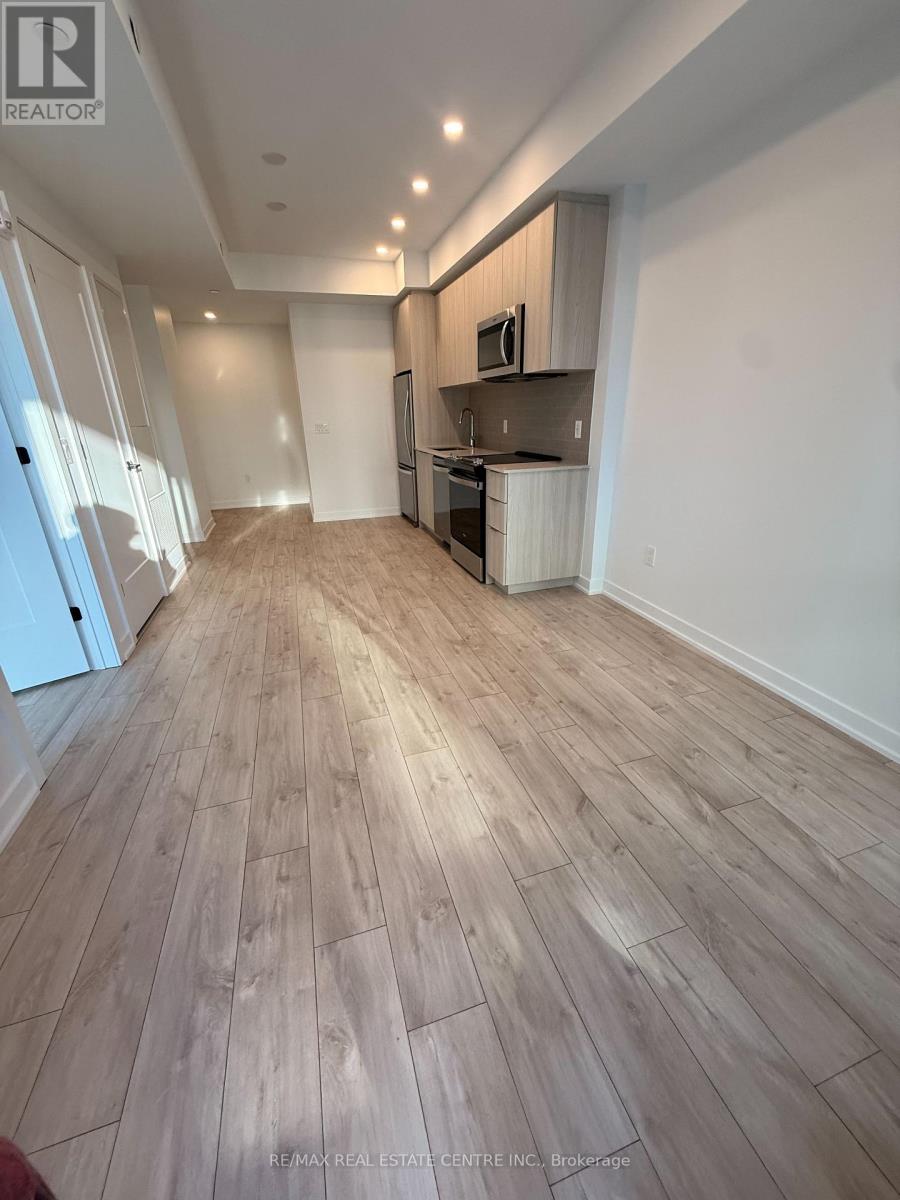 750 Whitlock Avenue, Milton, Ontario  L9E 1M4 - Photo 4 - W12795208