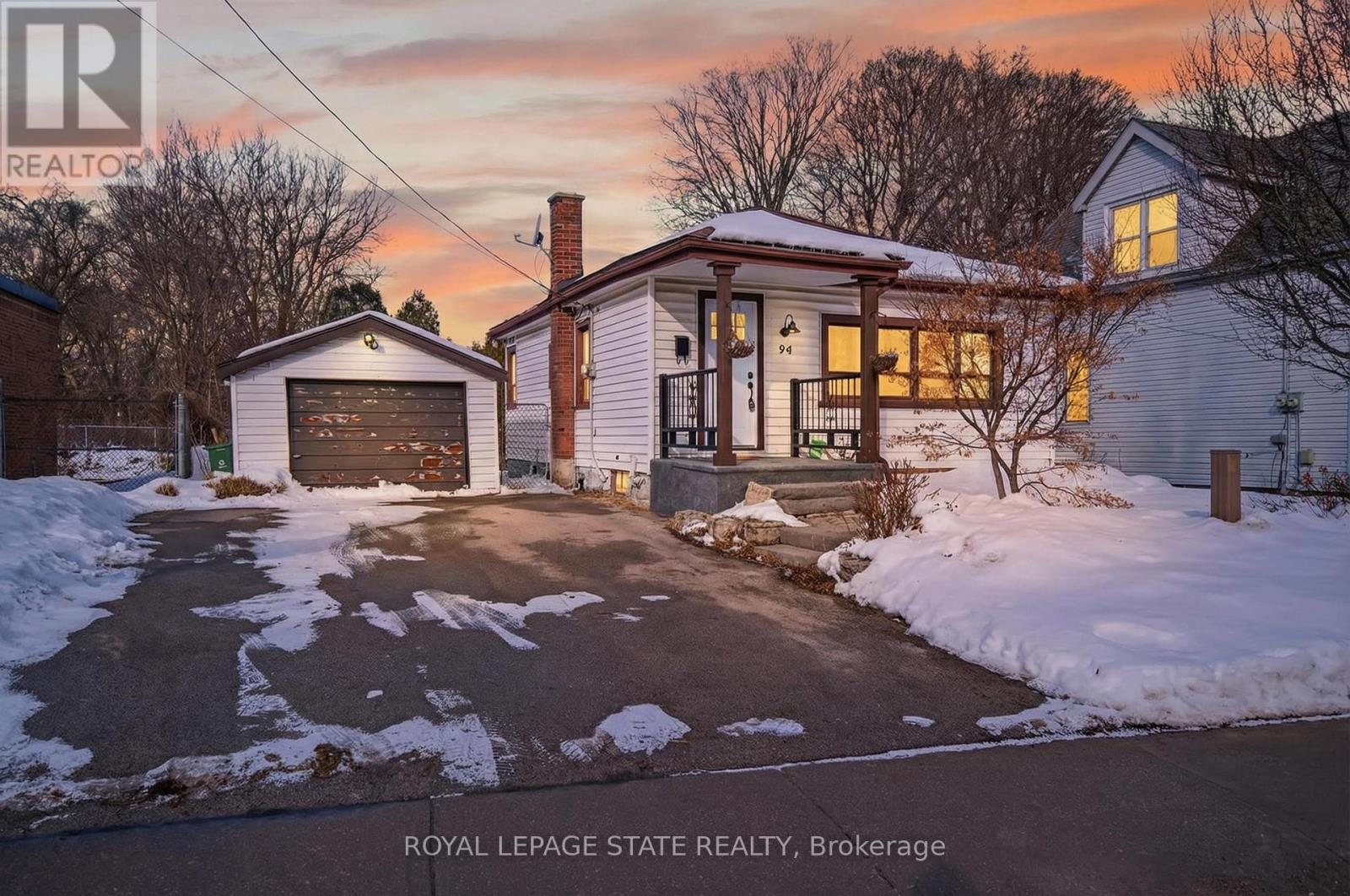 94 EMERSON STREET, Hamilton, Ontario