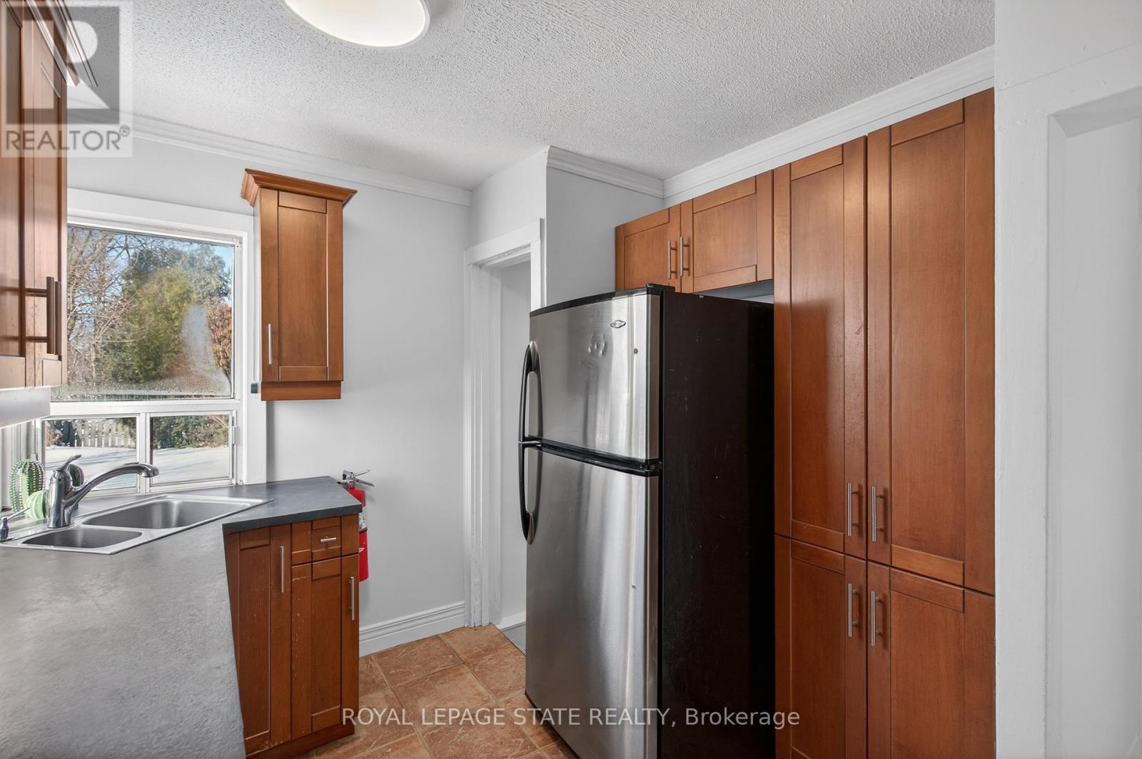 94 Emerson Street, Hamilton, Ontario  L8S 2X6 - Photo 11 - X12795076