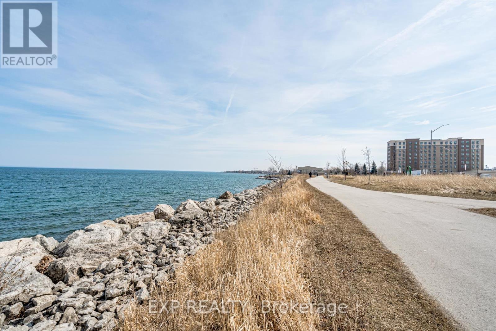 413 - 101 Shoreview Place, Hamilton, Ontario  L8E 6G4 - Photo 3 - X12795088