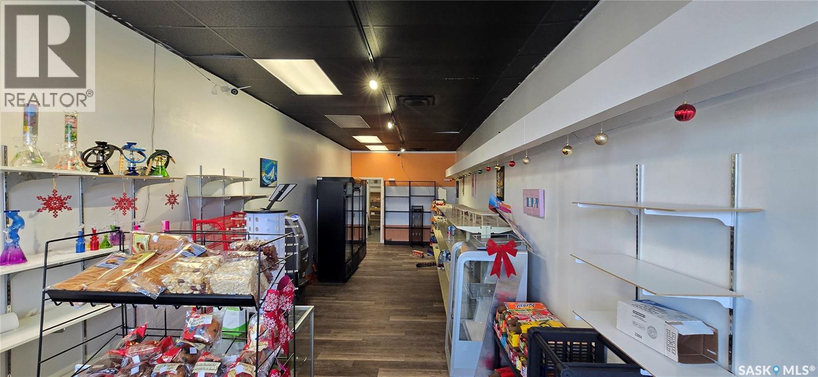 2583 Quance Street, Regina, Saskatchewan  S4V 2Y7 - Photo 3 - SK028735