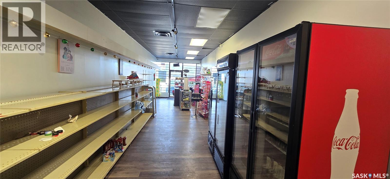 2583 Quance Street, Regina, Saskatchewan  S4V 2Y7 - Photo 4 - SK028735