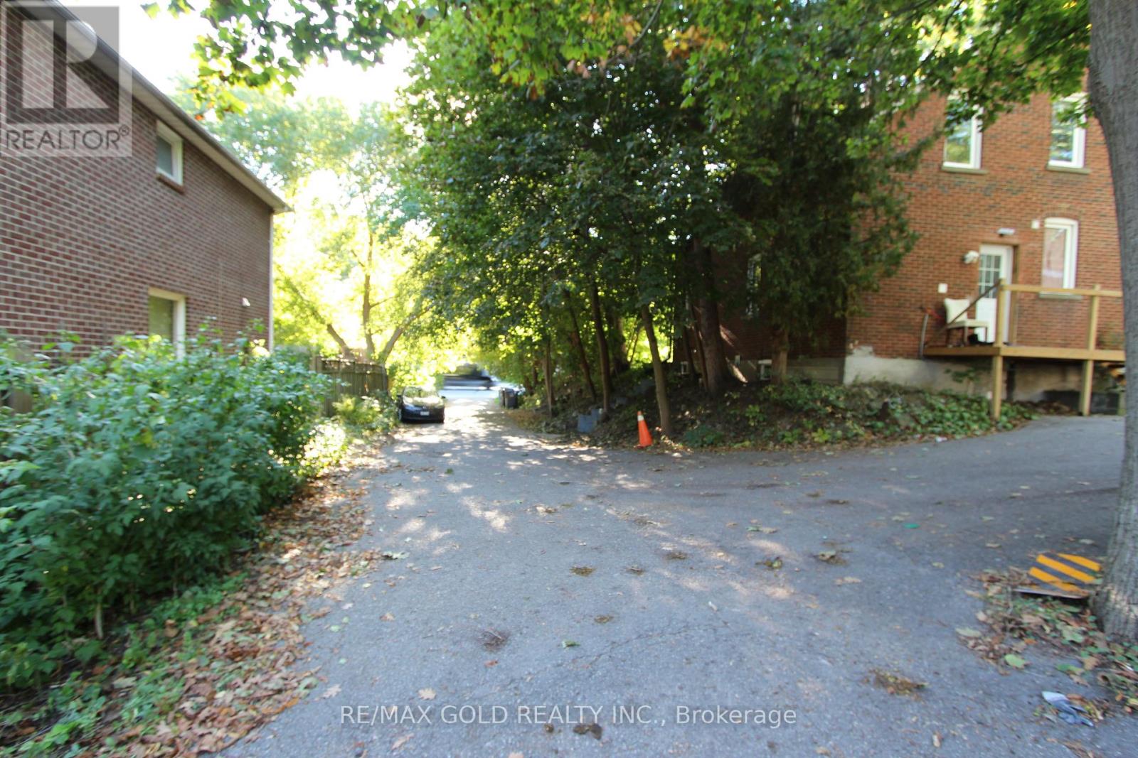 961 Lakeshore Road W, Mississauga, Ontario  L5H 1H8 - Photo 9 - W12451387