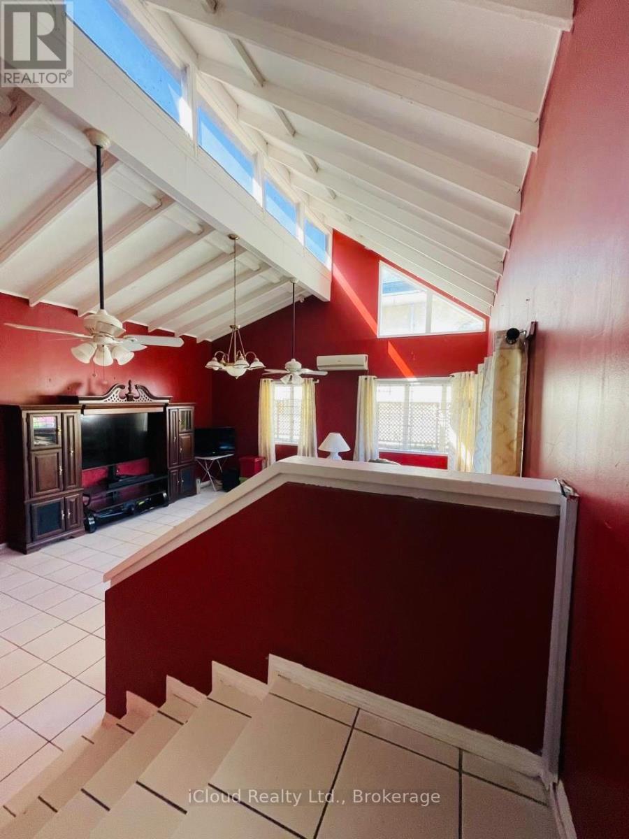 45 Lisa Avenue, Maraval, Ontario   - Photo 10 - X12726864