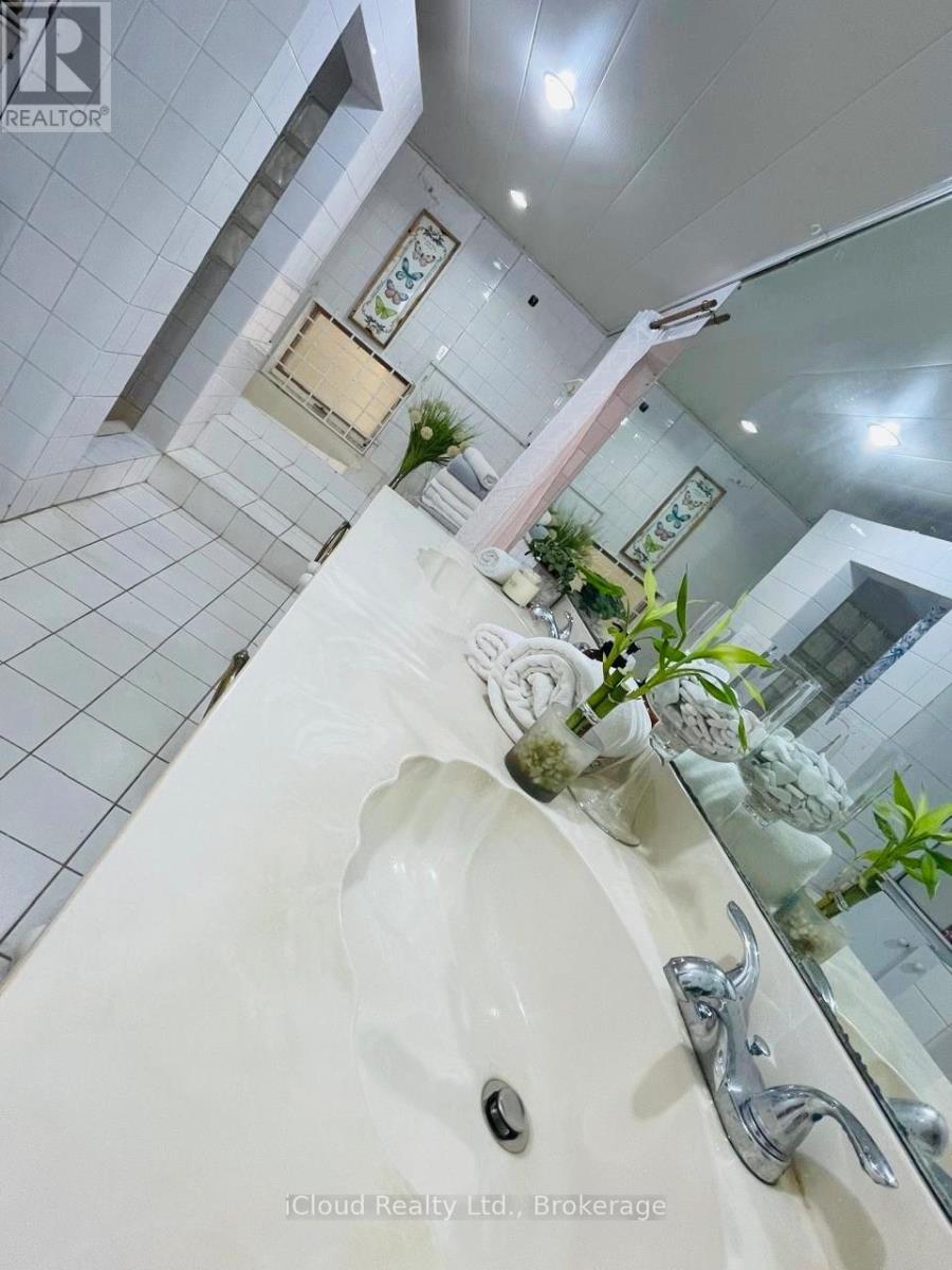 45 Lisa Avenue, Maraval, Ontario   - Photo 19 - X12726864