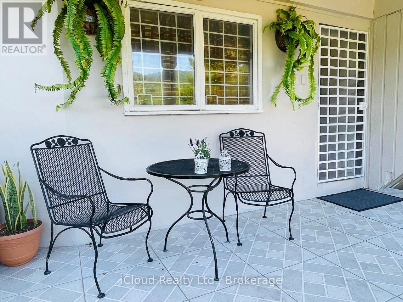 45 Lisa Avenue, Maraval, Ontario   - Photo 4 - X12726864