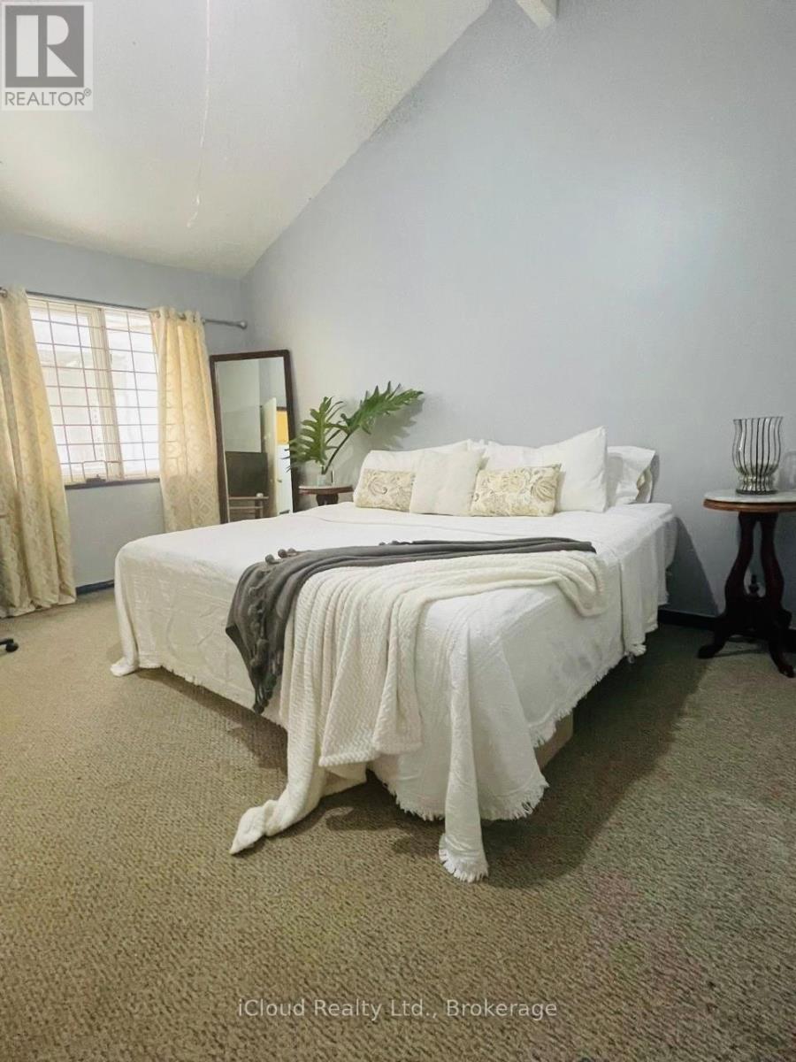 45 Lisa Avenue, Maraval, Ontario   - Photo 23 - X12726864