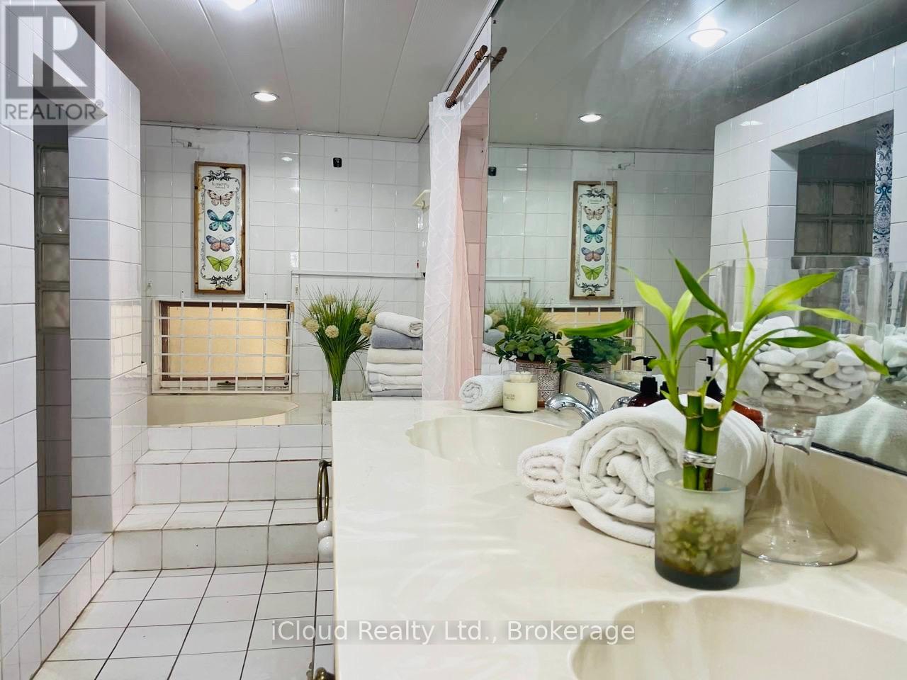 45 Lisa Avenue, Maraval, Ontario   - Photo 21 - X12726864