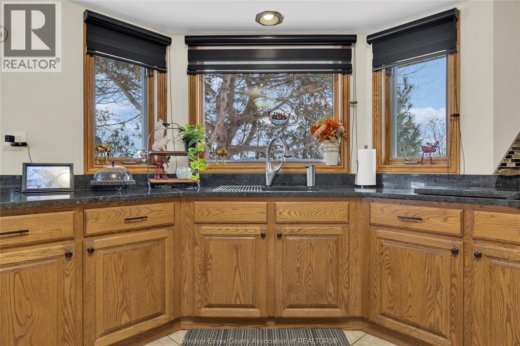 4160 Baseline, Windsor, Ontario  N9A 6T3 - Photo 13 - 26003395