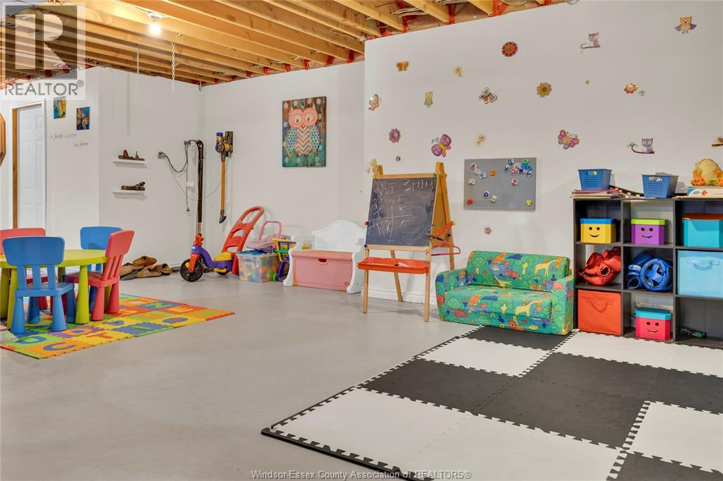 4160 Baseline, Windsor, Ontario  N9A 6T3 - Photo 37 - 26003395