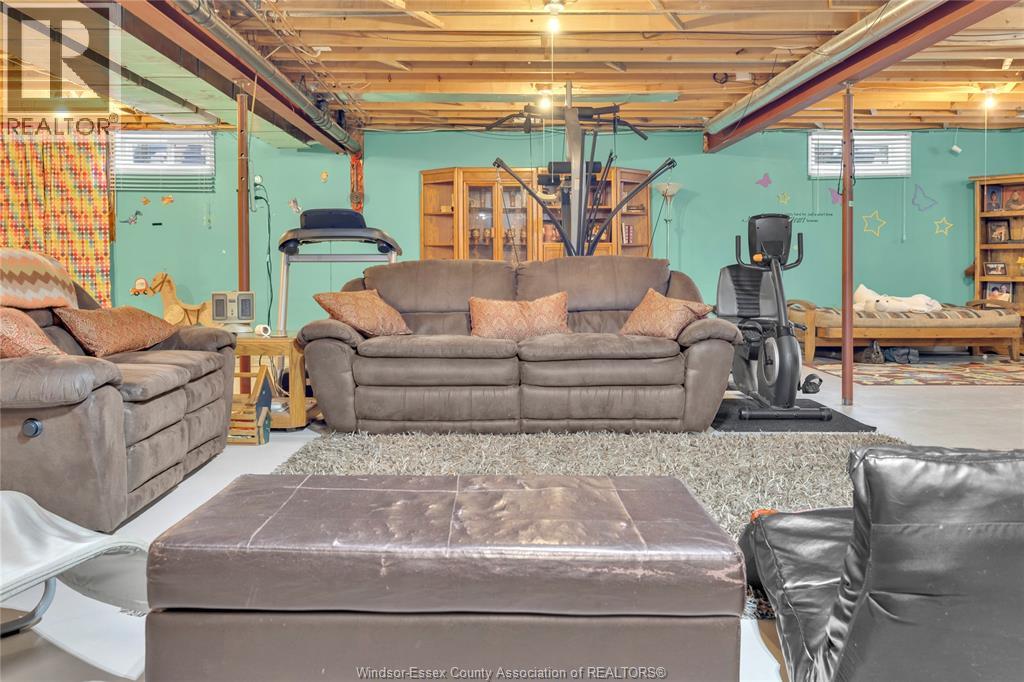 4160 Baseline, Windsor, Ontario  N9A 6T3 - Photo 38 - 26003395