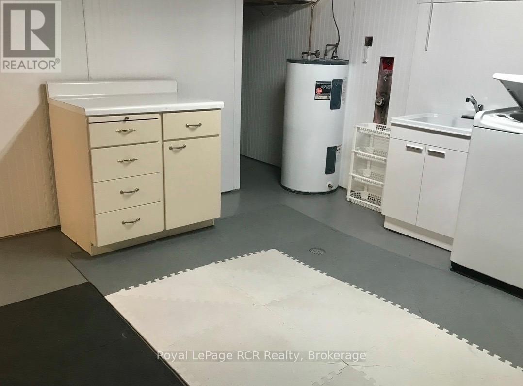 382 3rd Street, Hanover, Ontario  N4N 1B3 - Photo 35 - X12795336