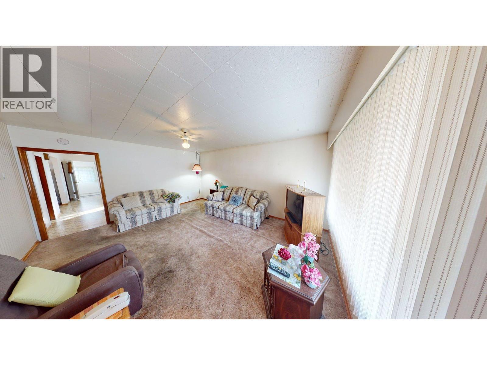 308 17th Avenue N, Cranbrook, British Columbia  V1C 3X1 - Photo 3 - 10376097