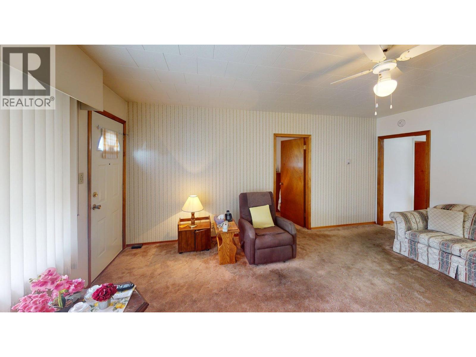 308 17th Avenue N, Cranbrook, British Columbia  V1C 3X1 - Photo 5 - 10376097