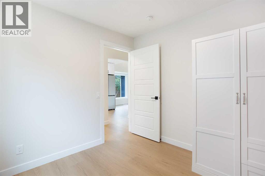 24 Hawkwood Crescent Nw, Calgary, Alberta  T3G 1X5 - Photo 13 - A2272177