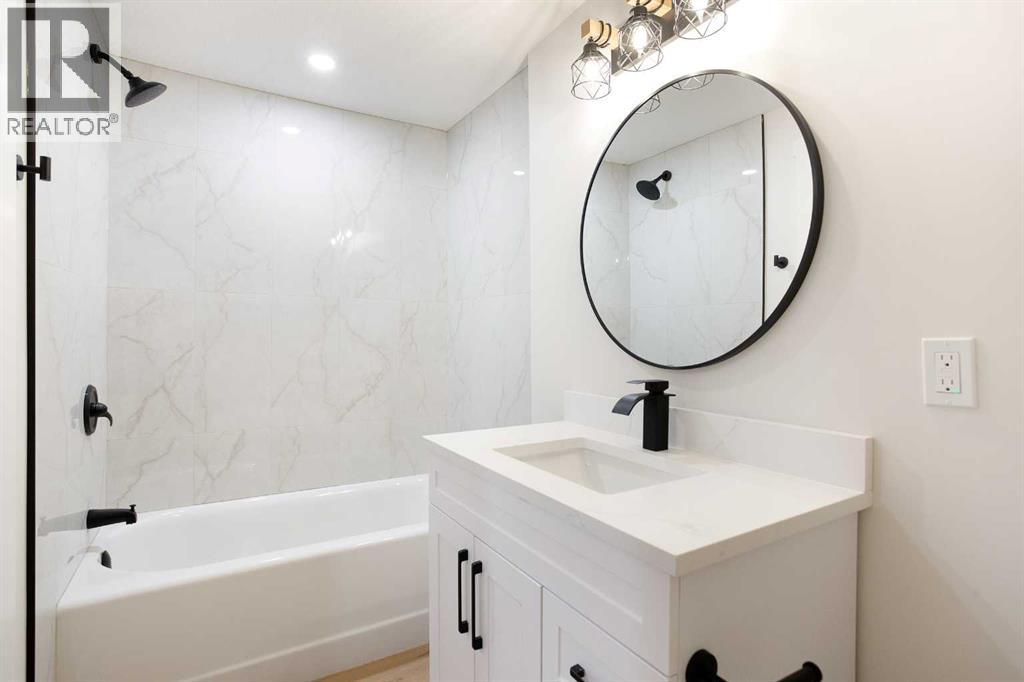 24 Hawkwood Crescent Nw, Calgary, Alberta  T3G 1X5 - Photo 31 - A2272177