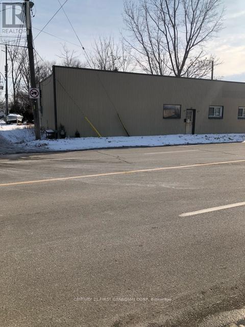 79 Forhan Street, Chatham-Kent, Ontario  N8A 3R9 - Photo 2 - X12795298