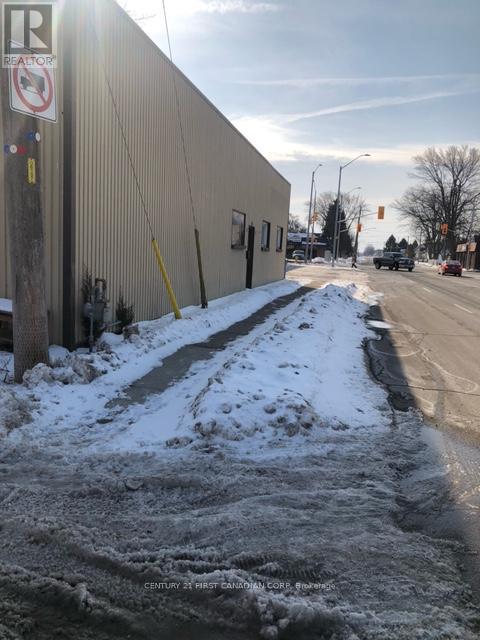 79 Forhan Street, Chatham-Kent, Ontario  N8A 3R9 - Photo 3 - X12795298