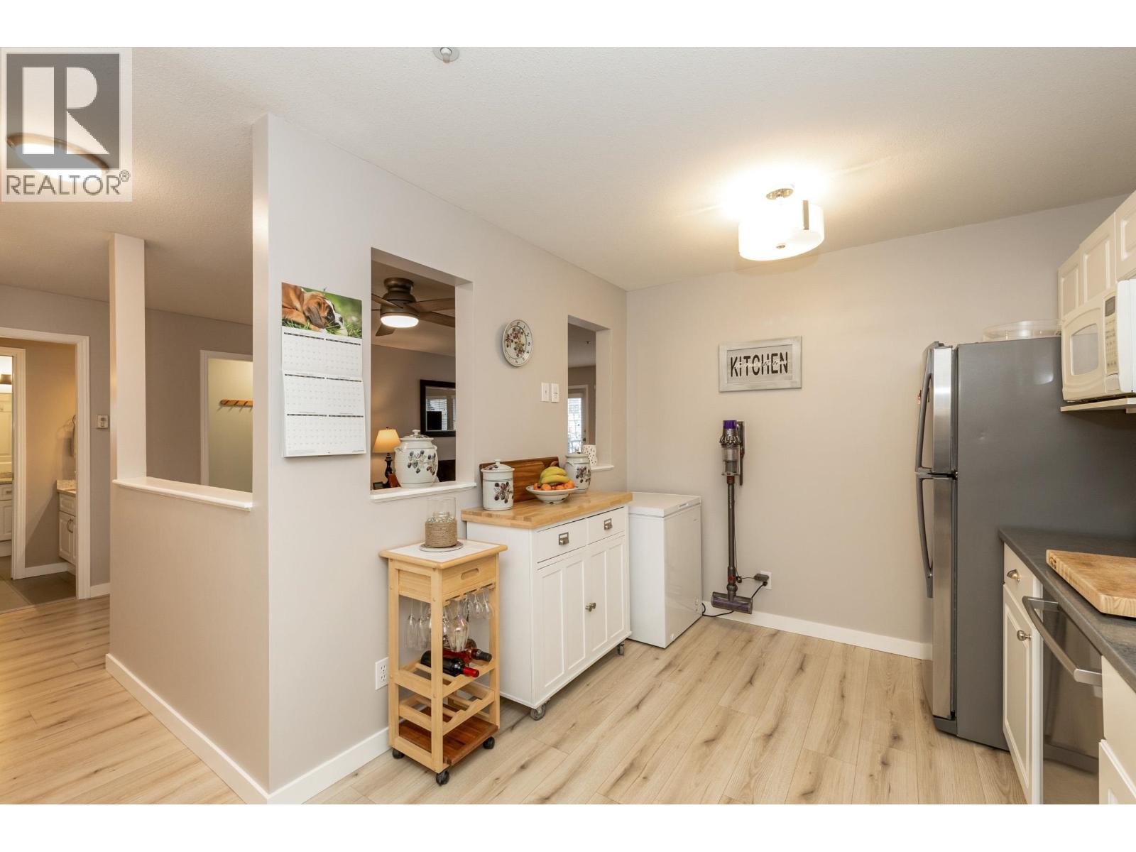 304 3065 Primrose Lane, Coquitlam, British Columbia  V3B 7P7 - Photo 9 - R3090431