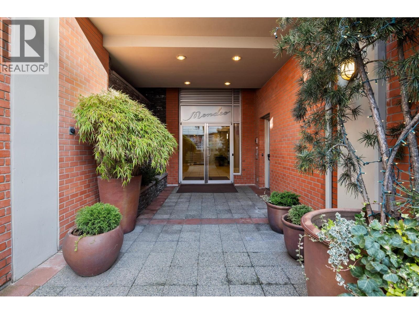 413 3811 Hastings Street, Burnaby, British Columbia  V5C 6V2 - Photo 15 - R3090554