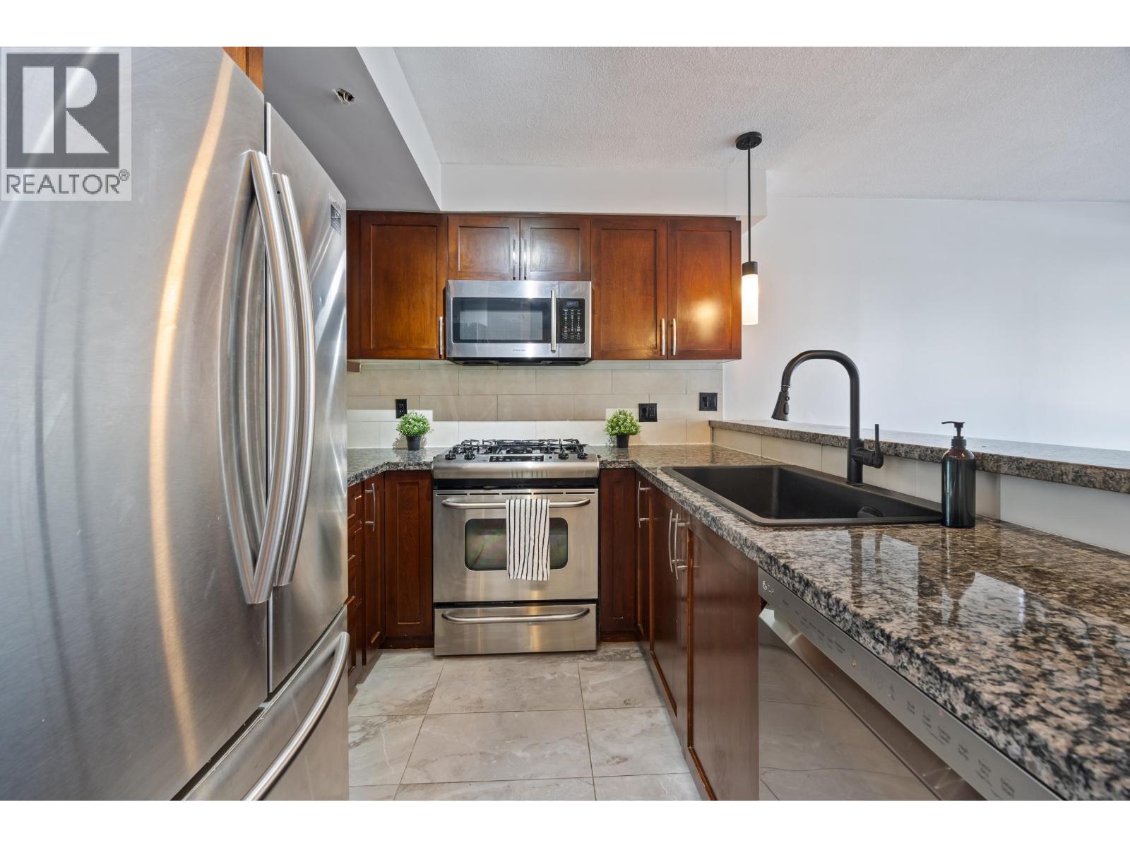 413 3811 Hastings Street, Burnaby, British Columbia  V5C 6V2 - Photo 6 - R3090554