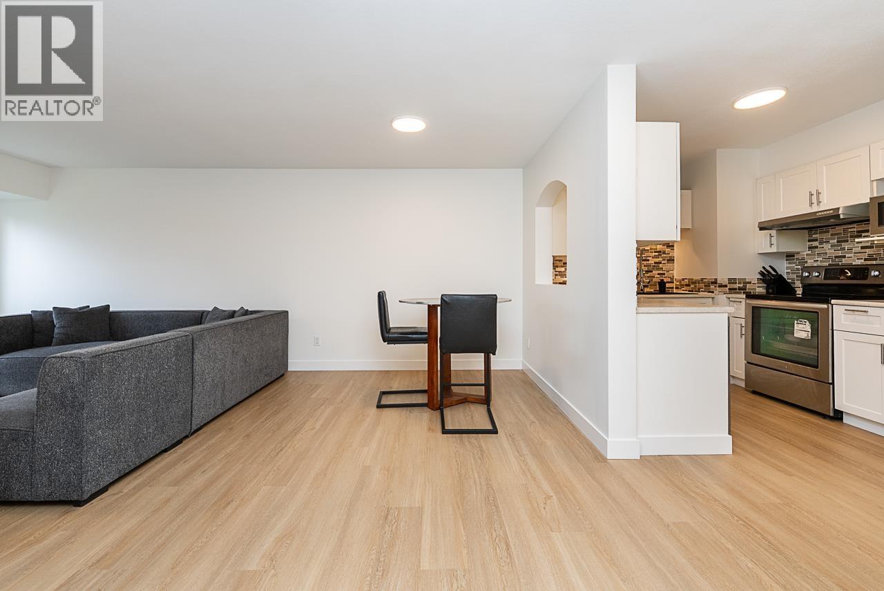 303 3738 Norfolk Street, Burnaby, British Columbia  V5G 4V4 - Photo 13 - R3090556