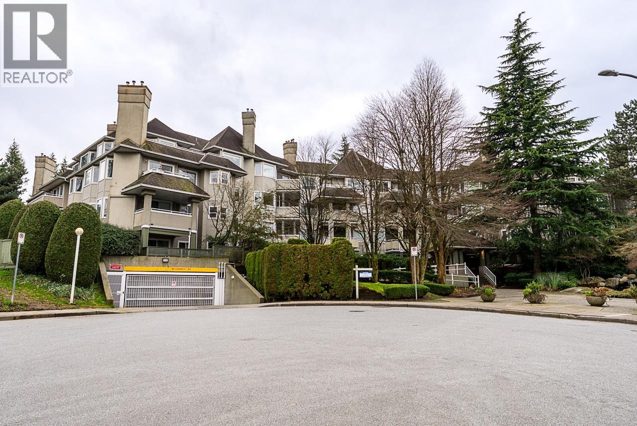 303 3738 Norfolk Street, Burnaby, British Columbia  V5G 4V4 - Photo 3 - R3090556